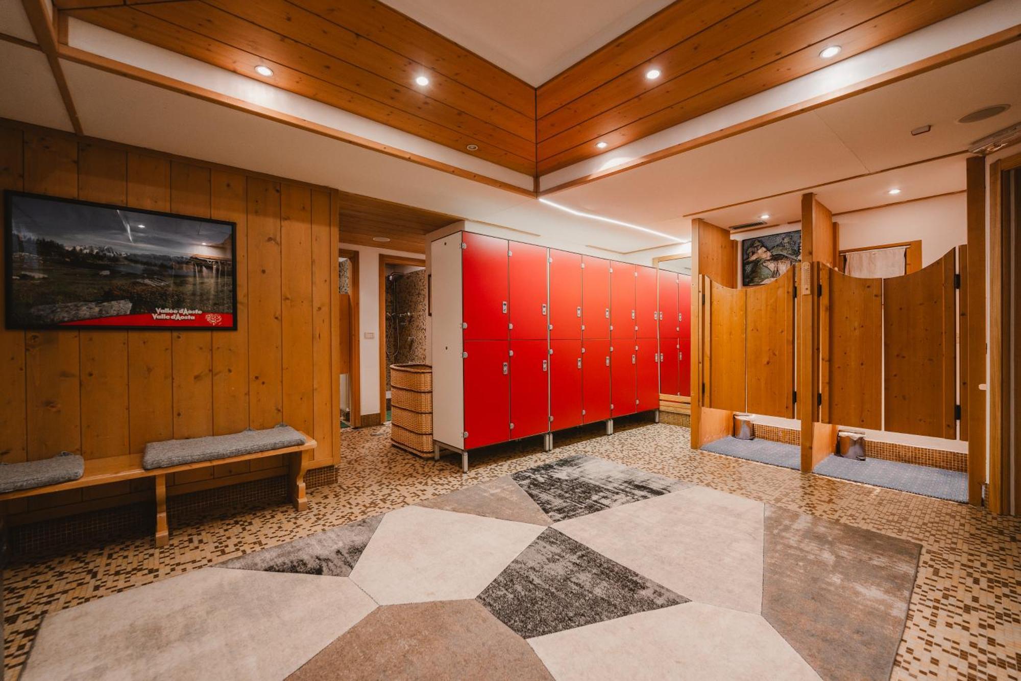 Sertorelli Sporthotel Бройл-Червиня Екстериор снимка